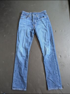 Levi’s Premium 501 Original Fit Jeans W26 L32 – Medium Wash – Like New